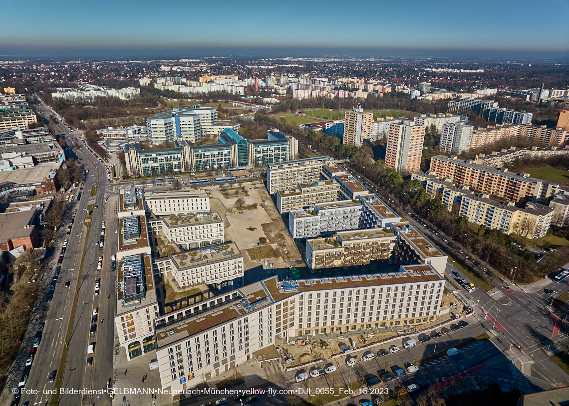 15.02.2023 - Perlach Plaza - Rentenversicherung - SHAERE - Allianz in Neuperlach